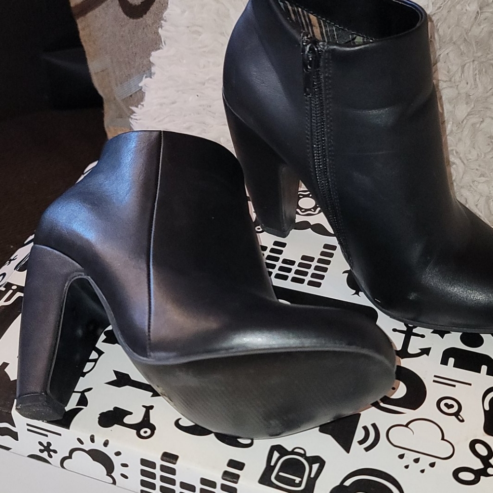 Booties - Picture 6 of 6